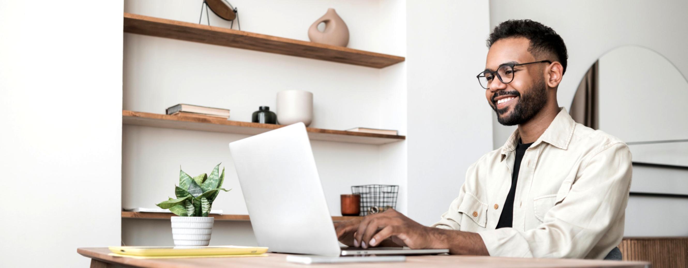 Teilnehmende in einer Reflexionsphase während der Programmarbeit